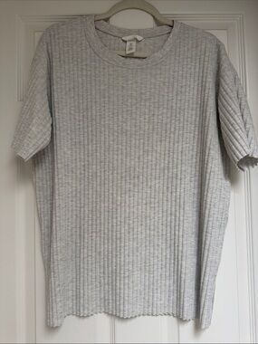 Women’s  Short-Sleeve Ribbed Crewneck Shirt - Light Gray